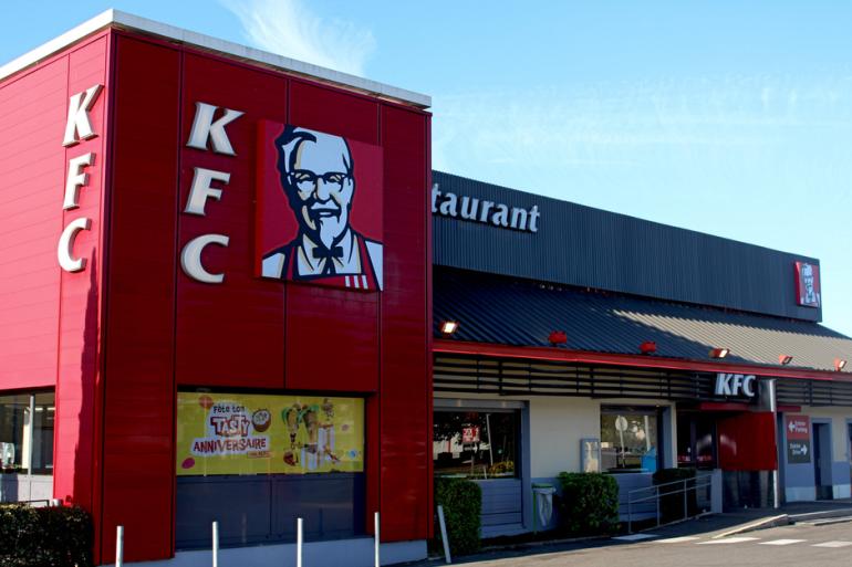 KFC entregó millonario bono a trabajador por no llegar tarde